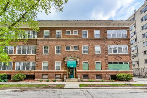 1714 Kane Pl, Milwaukee WI  53202-1754 exterior