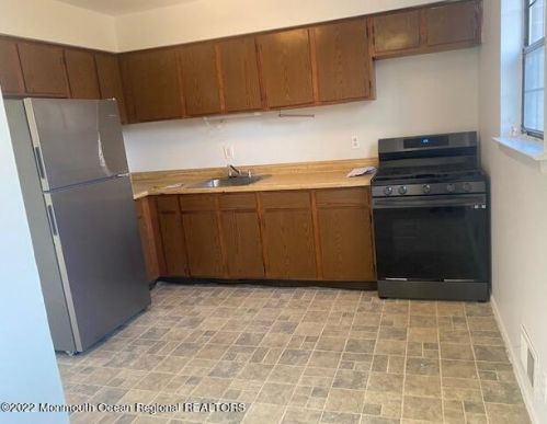 992 Tammy Ct, Bricktown NJ  08724-7175 exterior