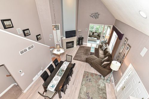 14115 Linfield Dr, Waukesha, WI 53151-5926