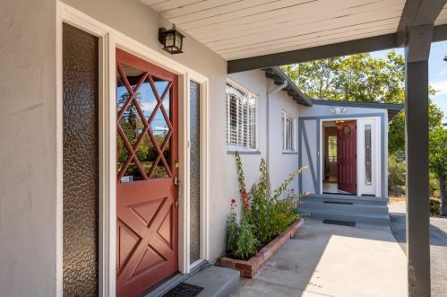 933 Hillcrest Dr, Redwood City, CA 94062-3039