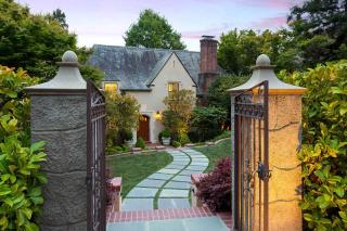 123 Wildwood Gdns, Oakland, CA 94611-3833