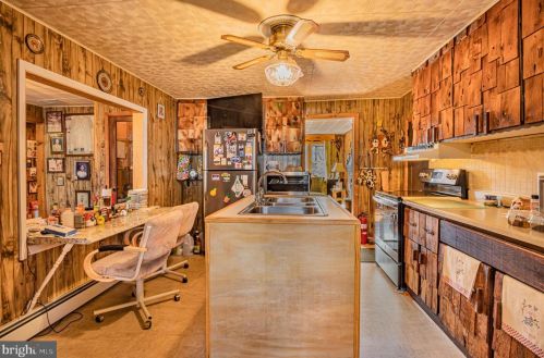 528 New Freedom Rd, Berlin Boro NJ  08009-9534 exterior