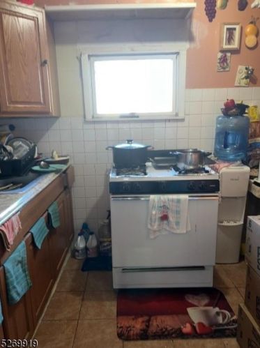 70 Butler St, Paterson NJ 07524-1777 exterior