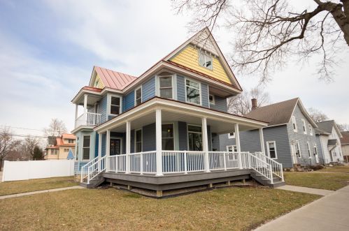 1601 Market St, La Crosse, WI 54601-4972