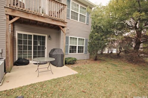 201 Medea Way, Central Islip NY  11722-4540 exterior