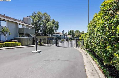 286 Caliente Dr, San Leandro, CA 94578-4133