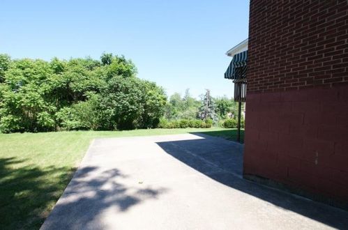 6857 Tunnelview Dr, Pittsburgh, PA 15235-2242