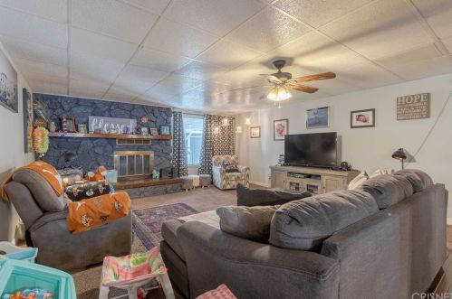 458 Lingard St, Lancaster CA 93535-3121 exterior