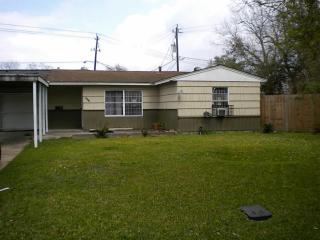 8607 Merle St, Houston TX  77033-3136 exterior