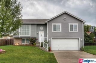 828 Clearwater Dr, Omaha NE  68046-3226 exterior