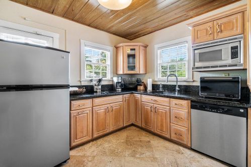 145 Swinton Ave, Delray Beach FL  33444-2633 exterior