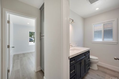 6128 Village Rd, Lakewood CA  90713-3131 exterior