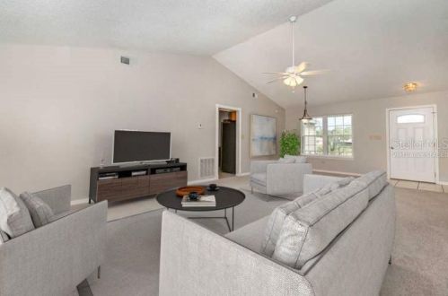 3090 Blaine Cir, Deltona, FL 32738-5330