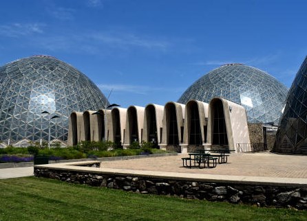 600 28th St, Milwaukee WI 53215-1202 exterior