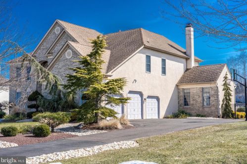 55 Livery Dr, Southampton, PA 18966-1168
