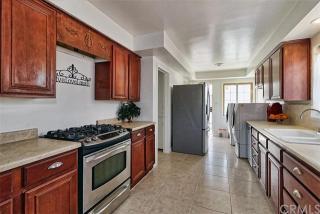525 G St, Ontario, CA 91762-3150