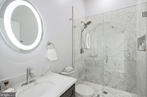 431 Kenyon St, Washington, DC 20010-2914