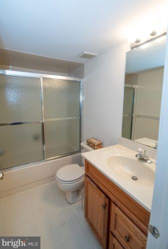 344 Independence Dr, Southampton PA  18966-2729 exterior