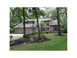 6880 Cliffside Dr, Vermilion, OH 44089-3430