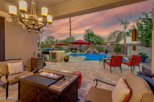 4351 Sundance Ct, Gilbert AZ 85297-9707 exterior