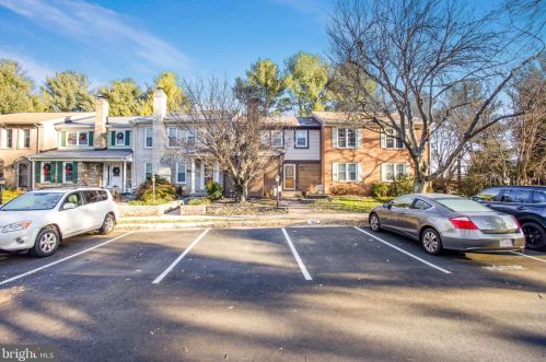 9612 Hillock Ct, Springfield VA  22015-3115 exterior