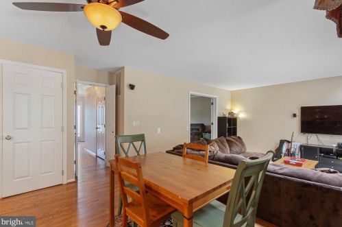 100 Brook Meadow Cir, Shrewsbury PA  17361-1236 exterior