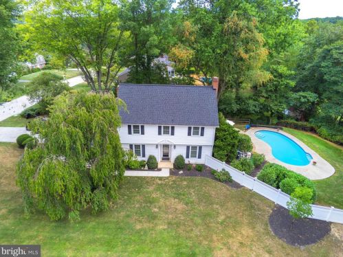 614 Westwind Dr, Berwyn PA  19312-1144 exterior
