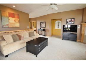 215 Theunis Dr, Kaukauna, WI 54180-1095