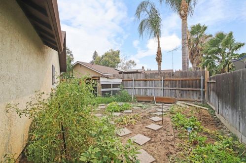 529 Cheri Ct, Ripon CA  95366-2805 exterior