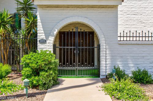 7073 Mcdonald Dr, Scottsdale AZ  85253-5328 exterior