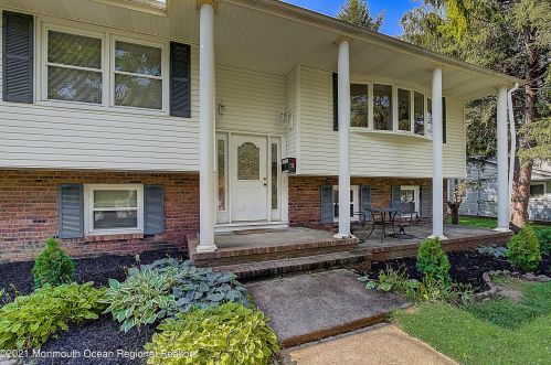 9 Hance Blvd, East Freehold, NJ 07728-1405