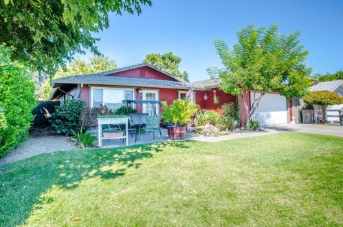 407 Luis Pl, Winters, CA 95694-1632