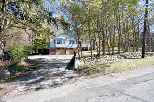 151 Springbrook Trl, Sparta, NJ 07871-2126