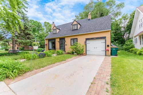 1005 Walnut St, West Bend, WI 53095-3150