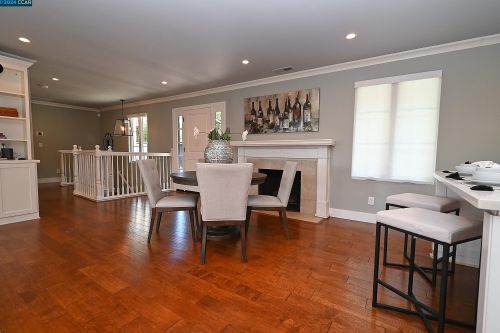 122 El Toyonal, Orinda CA  94563-2133 exterior