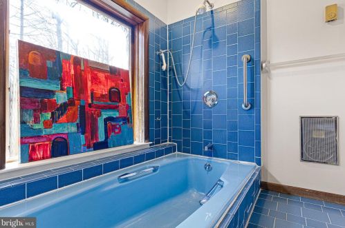 11 Woodbrook Cir, Wilmington DE  19810-4119 exterior