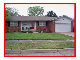 915 Macklyn Ln, Bartlesville, OK 74006-5517