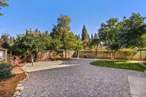 2121 Campton Cir, Rancho Cordova CA  95670-8348 exterior