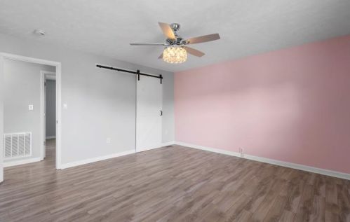 801 Chelsea Dr, Imperial PA  15126-9298 exterior