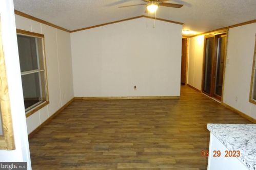 63 Shippensburg Mobile Est, Lees Cross Roads PA  17257-9530 exterior