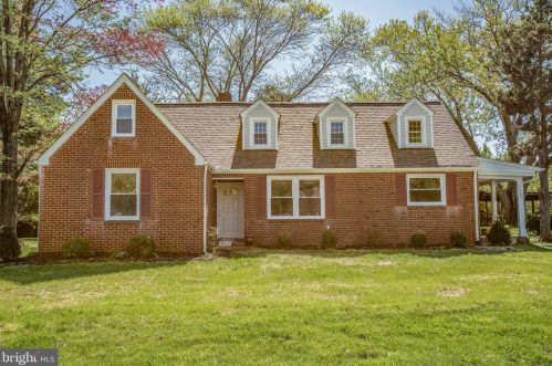 10600 Woodland Dr, Fredericksburg VA  22407-7759 exterior