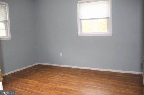 7 Dogwood Dr, Trenton NJ  08648-3205 exterior