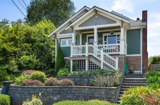 825 75 St, Seattle WA  98117-5118 exterior