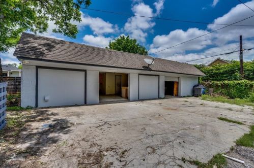 702 Edgefield Ave, Dallas TX  75208-3615 exterior