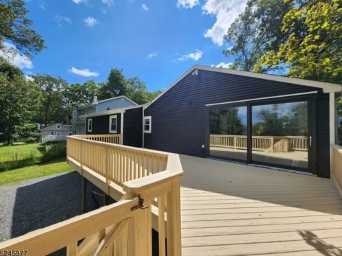 55 Wildwood Shores Dr, Hopatcong NJ  07843-1935 exterior