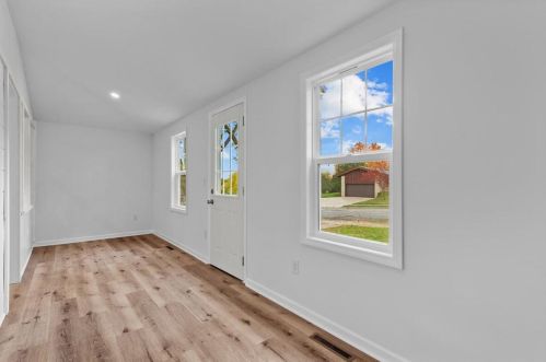 812 Fairview Dr, West Bend, WI 53090-1504