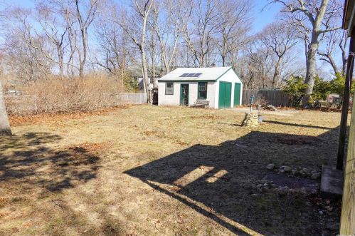 135 Bayberry Rd, Southold NY  11971-4435 exterior