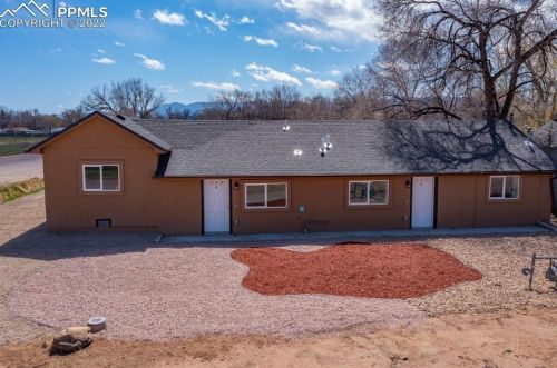 303 7th St, Florence, CO 81226-1246