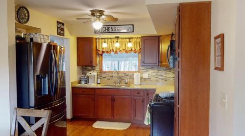 118 Glenwood Ave, Evans City PA  16033-9308 exterior