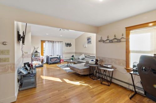 2535 Hartford Ave, Providence RI 02919-1604 exterior